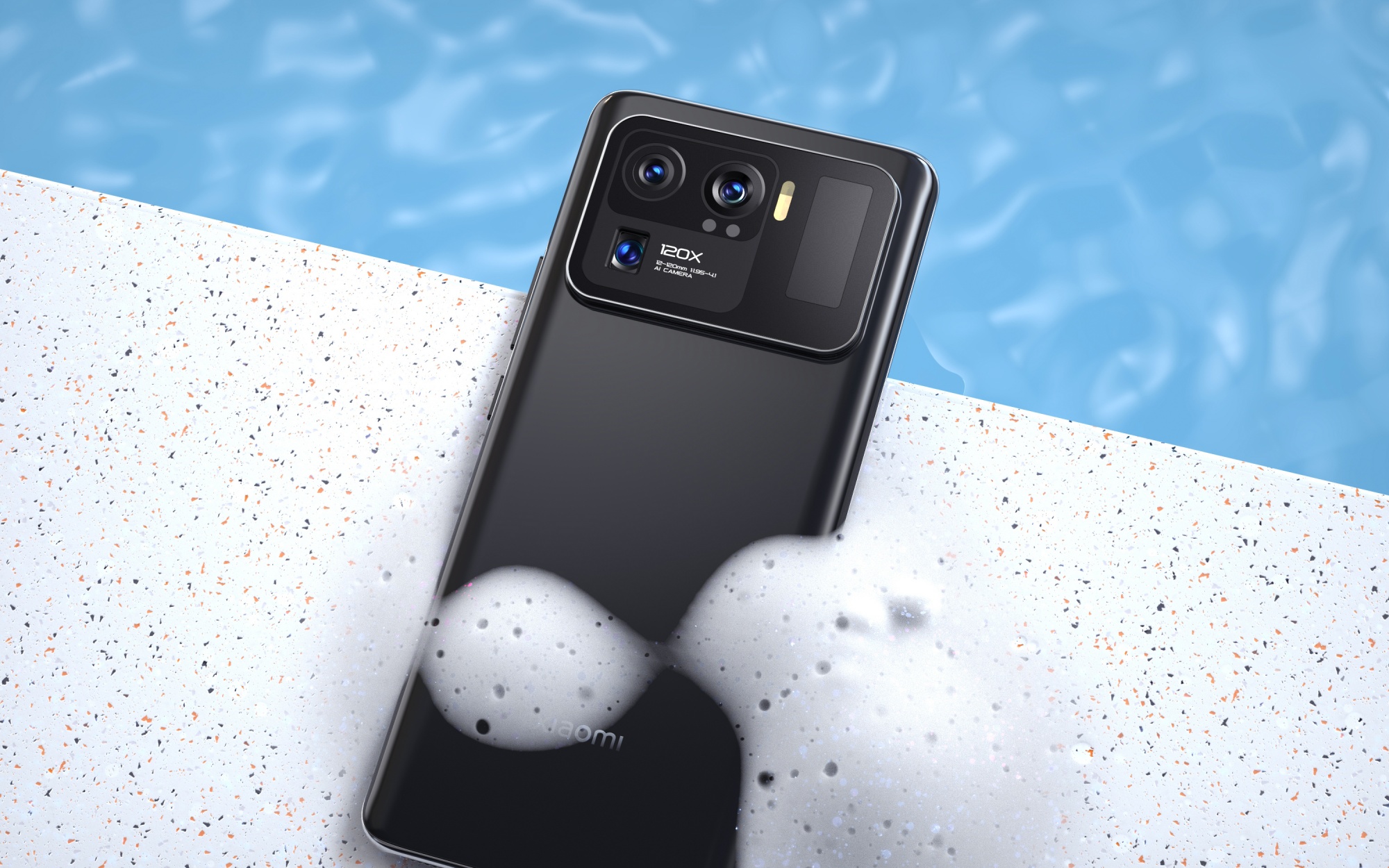 Xiaomi 11 Ultra国内首创 手机与泡沫的结合像极了在泳池玩耍